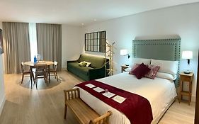 Apartamentos Turisticos La Plaza